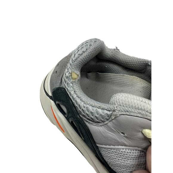 Yeezy men Boost 700 Wave Runner iB75571 sneakers size 6.5 main image 5